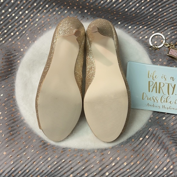 Gorgeous Gold Glitter ‘Grace’ Heels 👠 | Fergalicious by Fergie - Picture 7 of 10